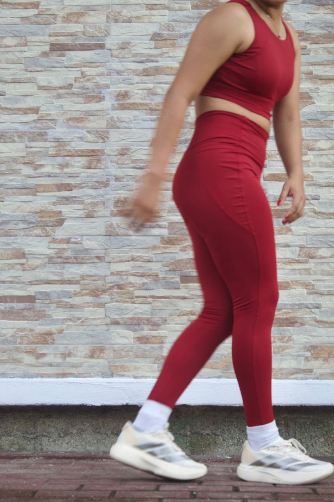 Conjunto top y leggins deportivo