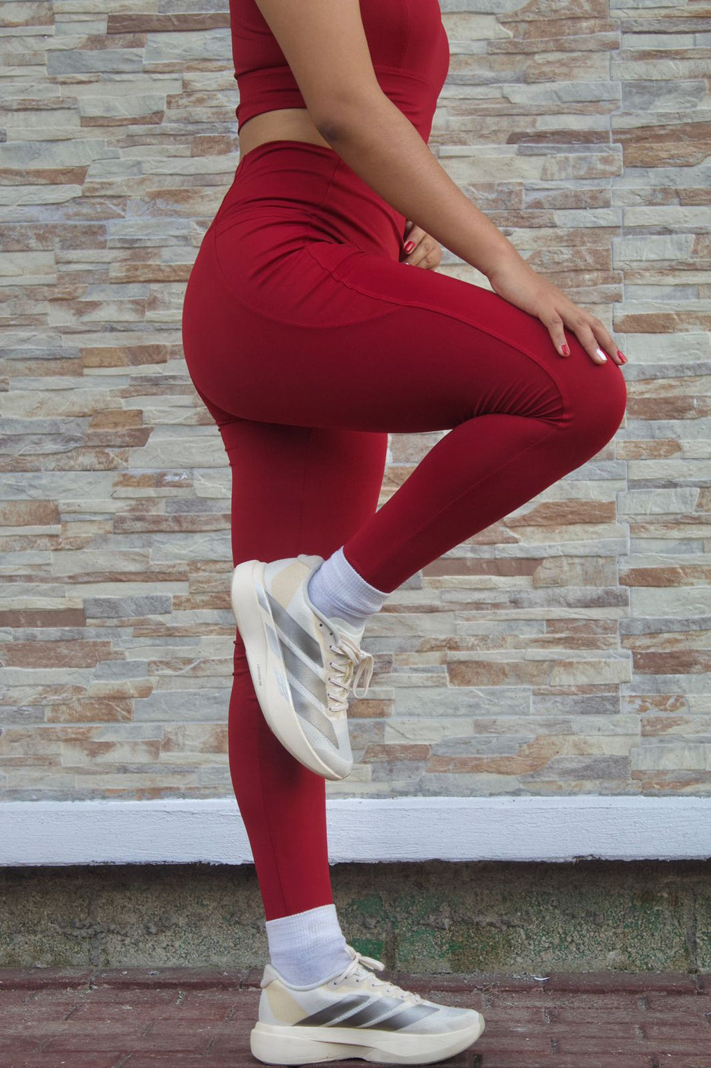Conjunto top y leggins deportivo